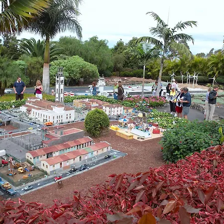 Adonis Capital Hotel 2*