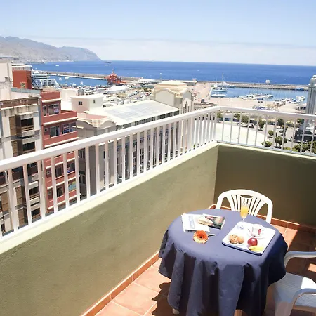 Adonis Capital Hotel 2*