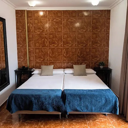 Hotel Adonis Capital 2*