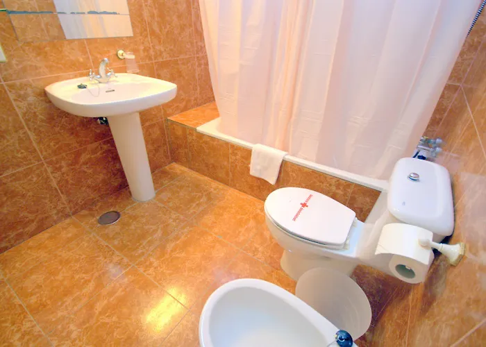 Отель Adonis Capital