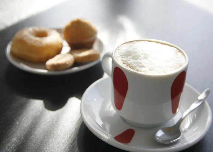 阿多尼斯资本酒店 2*