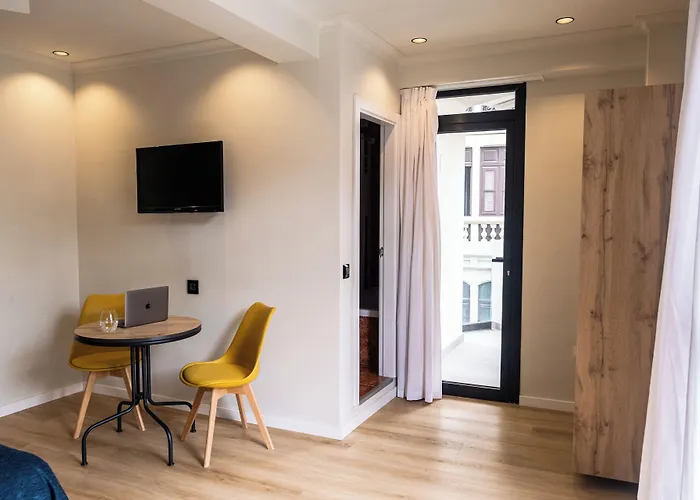 Adonis Capital Hotel 2*