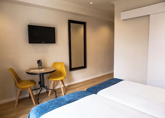 阿多尼斯资本酒店 2*