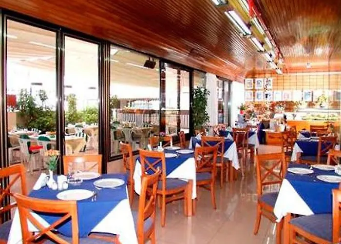 Hotel Adonis Capital